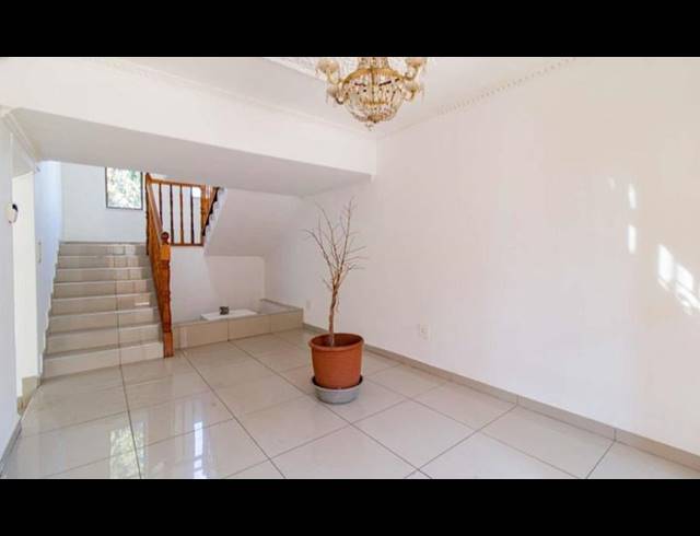 4 BEDROOM HOUSE FOR SALE IN GLENVISTA